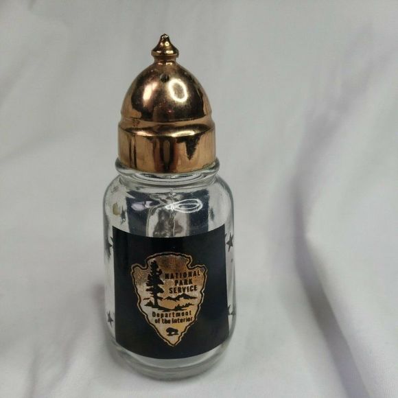Unbranded Dining Vintage Glass Salt And Pepper Shakers Ny Statue Of